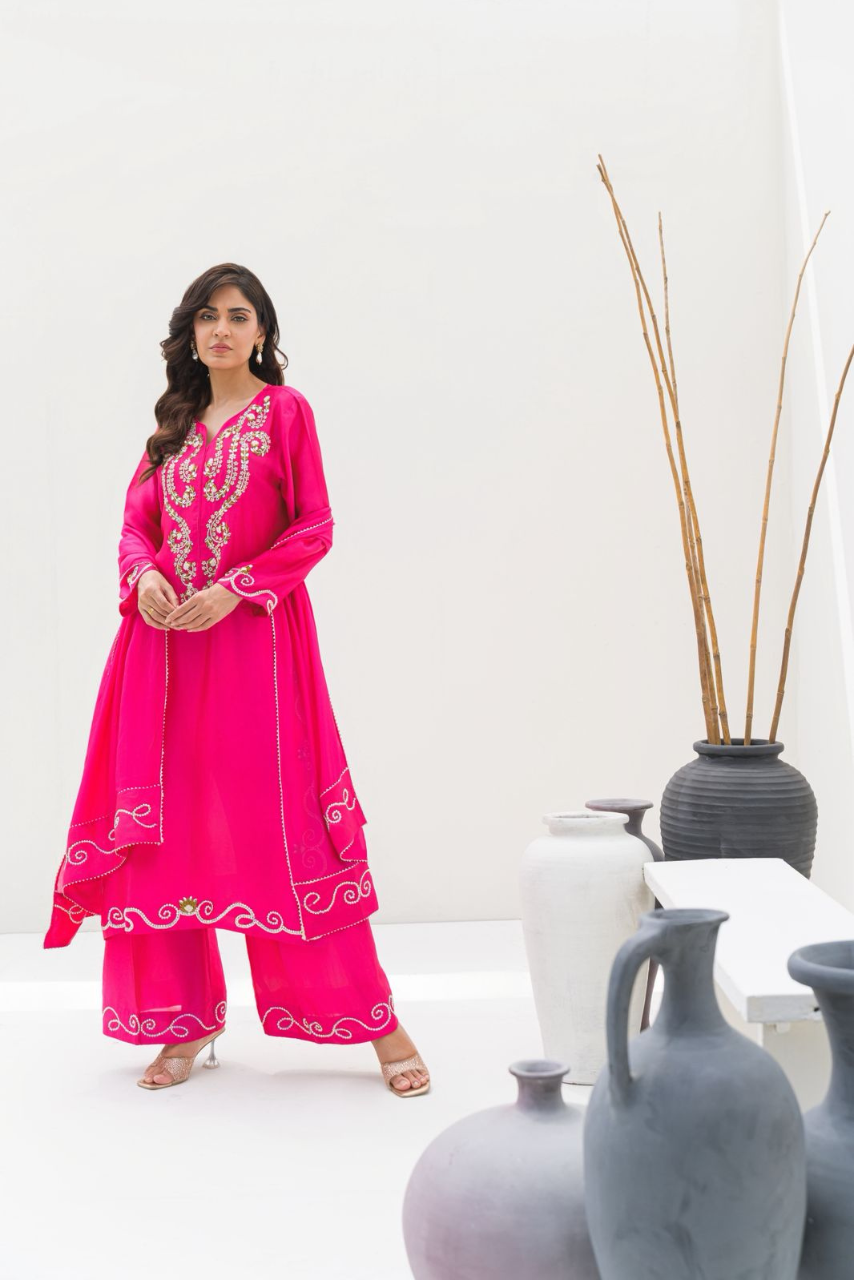 A striking hot pink canvas in Pure Sheesha Silk.