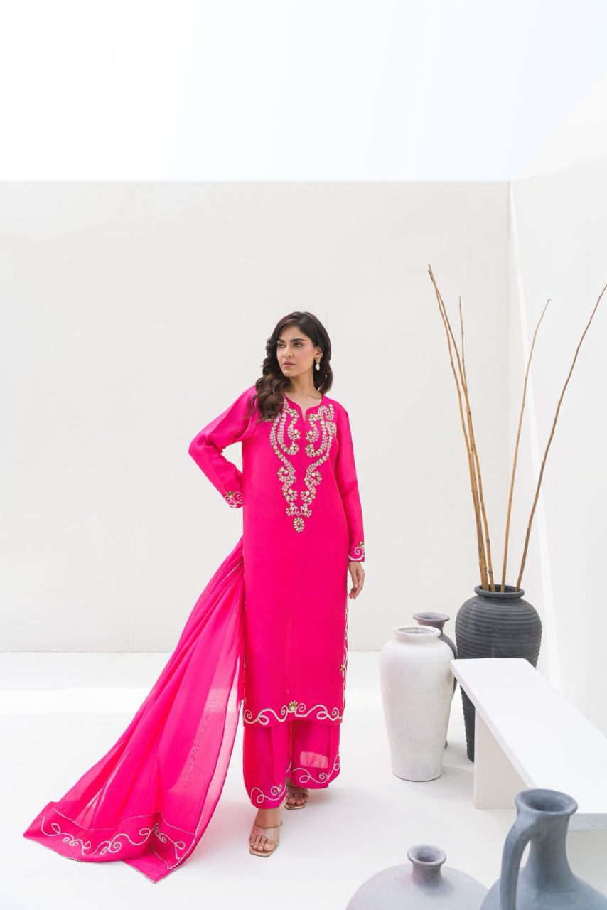 A striking hot pink canvas in Pure Sheesha Silk.