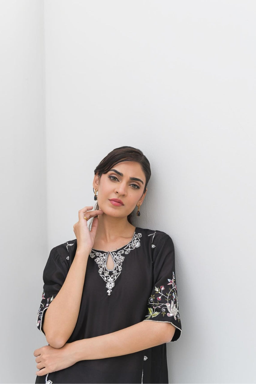 Black kaftan in Pure Sheesha Silk — timeless & luxurious