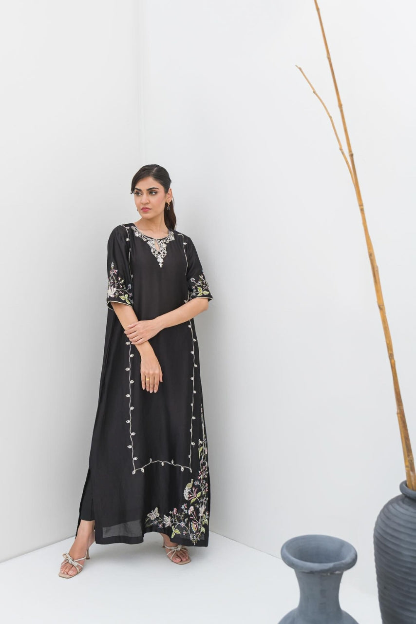 Black kaftan in Pure Sheesha Silk — timeless & luxurious
