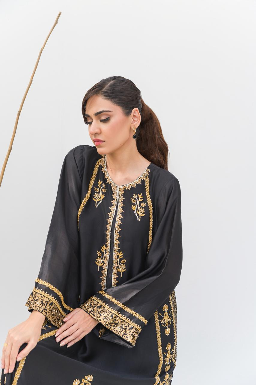 Luxury Black and Gold Dress – Royal Zardozi Detailing