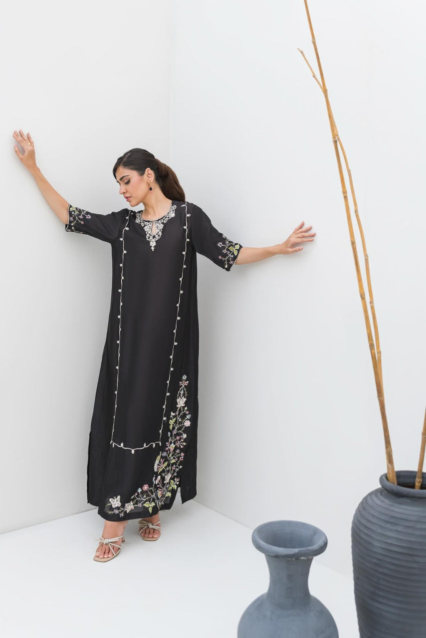 Black kaftan in Pure Sheesha Silk — timeless & luxurious