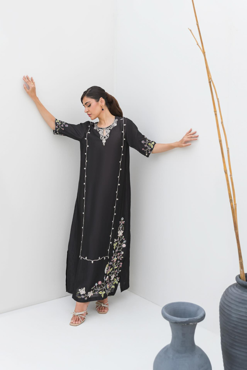 Black kaftan in Pure Sheesha Silk — timeless & luxurious