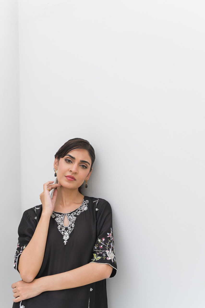 Black kaftan in Pure Sheesha Silk — timeless & luxurious