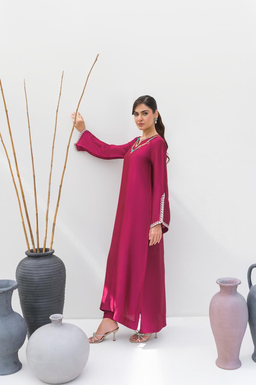 Majenta Kaftan – A regal ensemble in pure sheesha silk